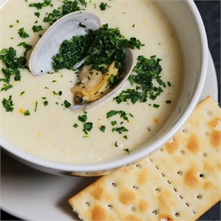 {{photo.Alt || photo.Description || 'Суп «Boston Chowder»'}}