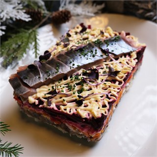 {{photo.Alt || photo.Description || 'Сельдь под шубой 800 гр'}}